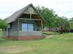 Jozini Accommodation - Mziki Chalets. Cheap self catering accommodation close to the Jozini Dam